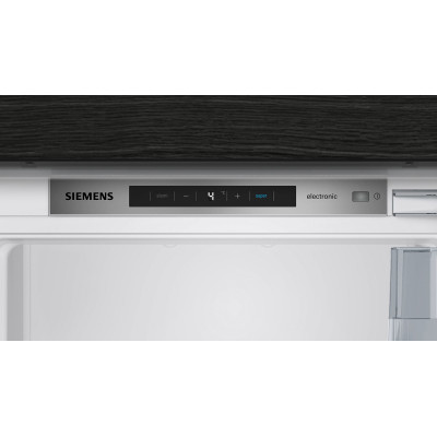 Siemens iQ500 KI41RAFF0 frigorífico Integrado 211 L F Blanco